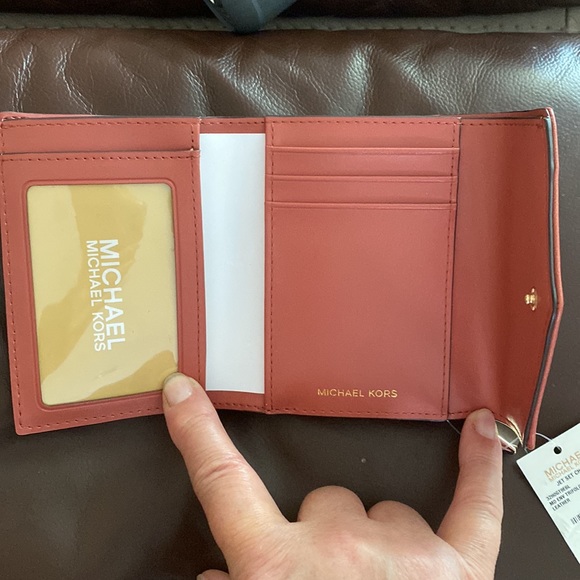 NWT Michell Kors tree folding leather wallet.many slats.,light and comfortable. - Picture 4 of 7
